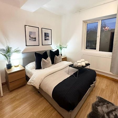 Retreat To A Stylish Ensuite In Londyn Zewnętrze zdjęcie