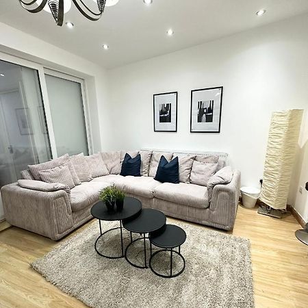 Retreat To A Stylish Ensuite In Londyn Zewnętrze zdjęcie