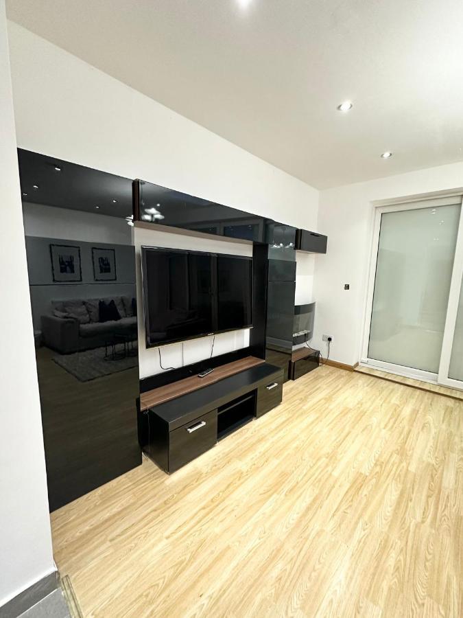 Retreat To A Stylish Ensuite In Londyn Zewnętrze zdjęcie