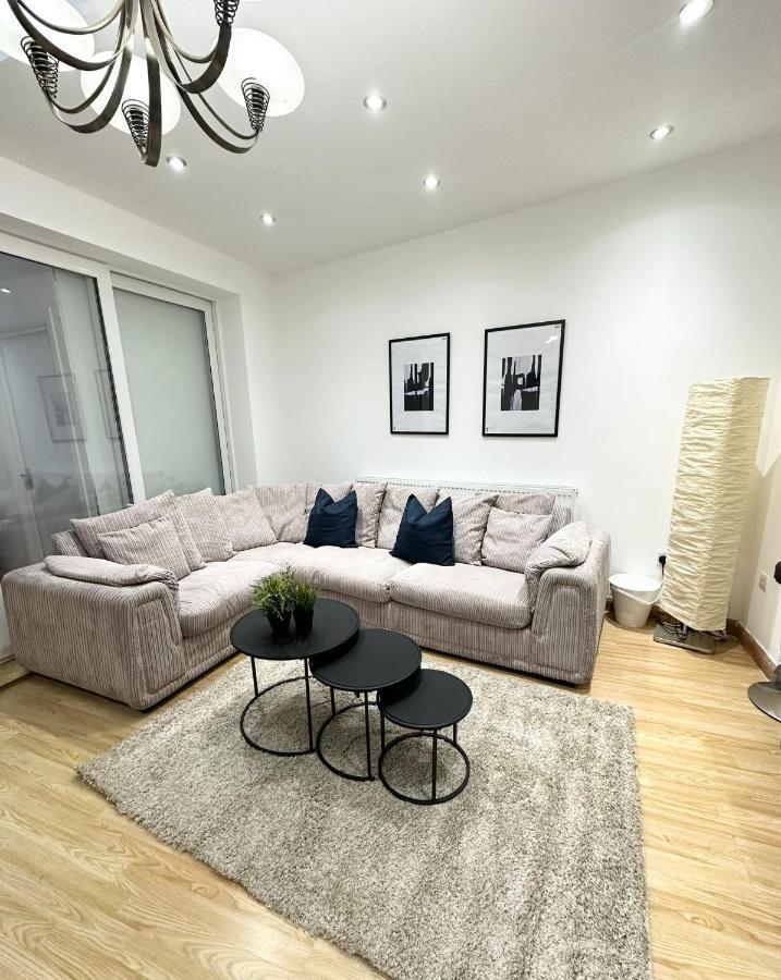 Retreat To A Stylish Ensuite In Londyn Zewnętrze zdjęcie