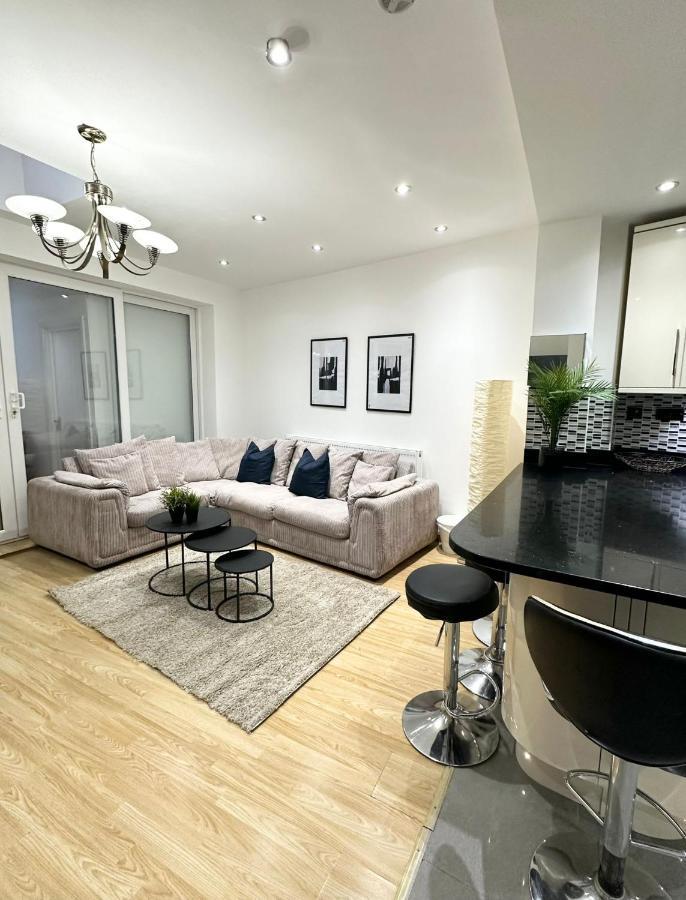 Retreat To A Stylish Ensuite In Londyn Zewnętrze zdjęcie